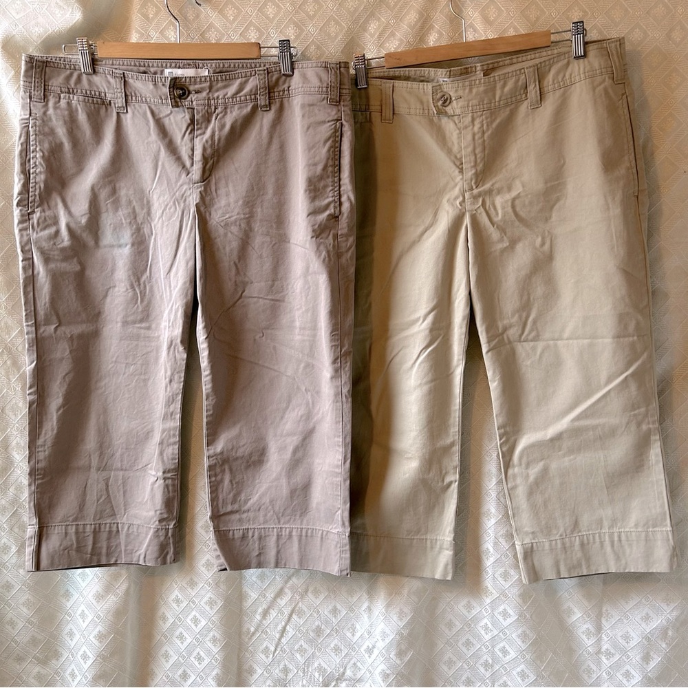 Lot of 2 pair - Gap Favorite Khaki Capris size 14 (tan and brown)